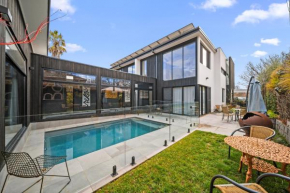 Luxurious 2-Bed Pool, Lift, Alfresco Dining
